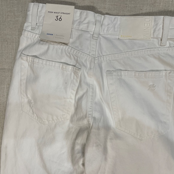 NWT Bershka Victoria High Waist Straight White jeans - Picture 7 of 9